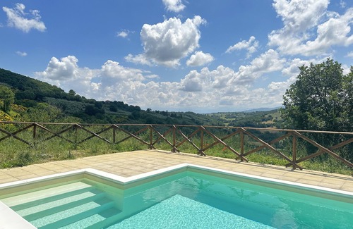 Gualdo Cattaneo Apartment | 2 ENCHANTING FLATS COMPOSING A LOVELY HILLTOP VILLA+ PRIVATE POOL FOR MAX 9 PAX