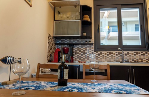 Chania Town House | 2-floor house, free parking, 10 min from city center, for families and groups.
