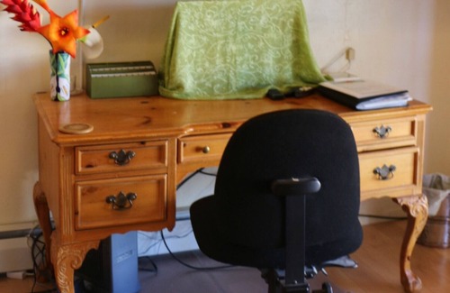Tyrone House | 2-floor Rural Hillside Serenity Close to Town. Hike and Bike from the House