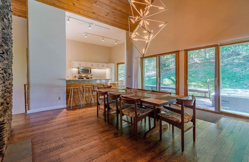Stratton Mountain House | 2 Free Nights* , Hot Tub,Sauna,Stratton Shuttle,