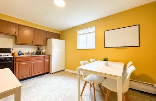 Mount Oliver Apartment | 2 Full Apartments, 4 Bedrooms, 12 Beds + Parking