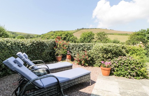 Chillington Apartment | 2 GARDEN APARTMENT, family friendly, with pool in Hallsands