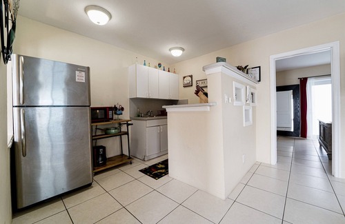 Edgewood Apartment | #2 Heated Pool, Private Patio & Grill, 1BR+sunroom
