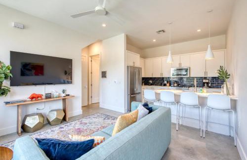 Galindo House | 2 Homes in 1 Centrally located near SoCo