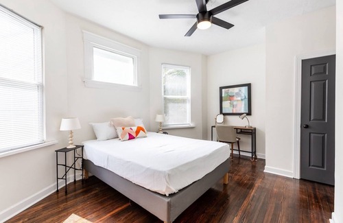 Columbia-Tusculum House | 2 in 1! Updated Home in Hyde Park Sleeps 10 in 2 Units – Walk to Waterfront
