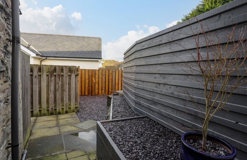Corwen Cottage | 2 IVY HOUSE, pet friendly, character holiday cottage in Corwen