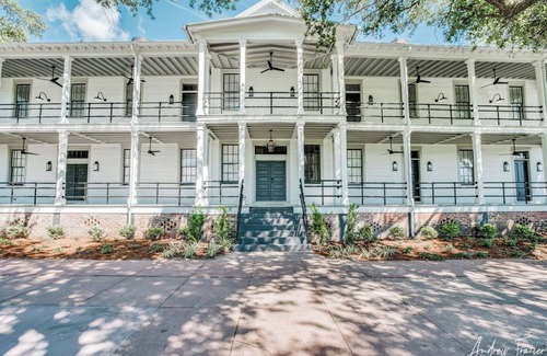 Tybee Island Condo | 2 King Bedrooms in Historic Barracks at North Beach