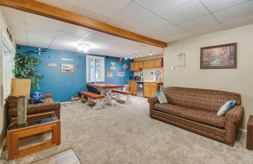 Lemoyne House | 2-Level Home w/Deck: 1/2 Mi to Lake McConaughy!