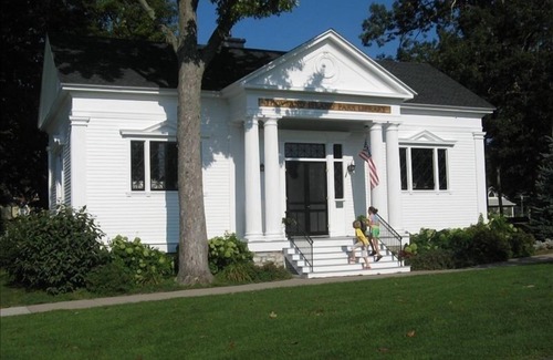 Thousand Island Park Cottage | 2 Master Bedrooms, quiet location near Swim Cove, tennis courts and golf course