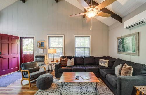 Charter Hills House | 2 Mi to Beech Mtn Blue Ridge Cabin with Deck