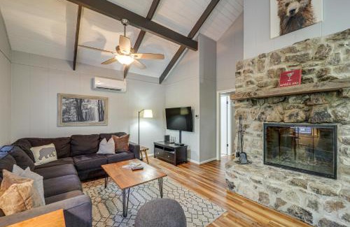 Charter Hills House | 2 Mi to Beech Mtn Blue Ridge Cabin with Deck