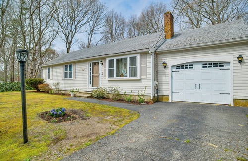 Centerville House | 2 Mi to Covell’s Beach: Centerville Home w/Deck