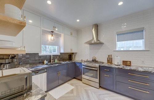 South Congress House | 2 Mi to Downtown Austin: Family Home w/Porch!