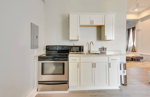 Scranton Apartment | 2 Mi to Dtwn: Scranton Studio w/Large Yard
