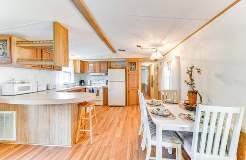 Ellenton House | 2 Mi to Ellenton Outlets: Home w/Community Perks!