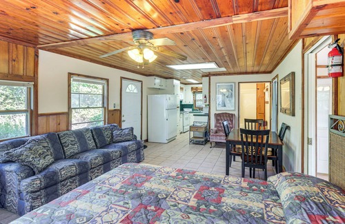 Lake Whitney Cottage | 2 Mi to Fishing on Lake Whitney: Cottage w/Deck