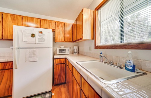 Volcano House | 2 Mi to Hawaii Volcanoes Nat'l Park: Tranquil Home
