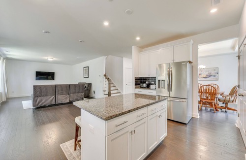 South Belmont House | 2 Mi to Historic Dtwn Belmont: Family Gem w/Patio