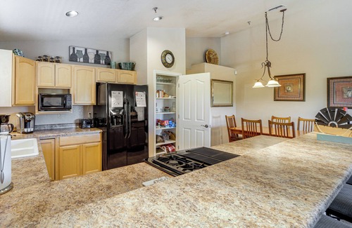 Payson Apartment | 2 Mi to Lake: Apt w/Balcony in Payson!