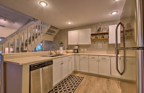 Osage Beach Apartment | 2 Mi to Margaritaville Resort Lake-View Retreat!