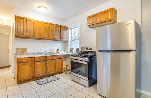 Back of the Yards House | 2 Mi to Red Line: Chicago Home Near Sherman Park