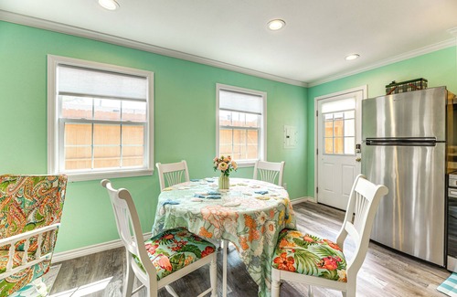 Rockport Cottage | 2 Mi to Rockport Beach: Cozy Hideaway!