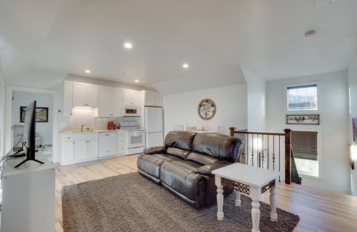 Castle Rock House | 2 Mi to Town: Castle Rock Retreat w/Fireplace!