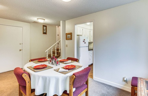 Southeast Eugene House | 2 Mi to University of Oregon: Pet-Friendly Abode