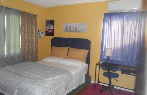 Sun Valley Bed & Breakfast | 2 Miles Burbank Airport/7 Miles Universal/Studios/N Hollywood. Cozy Room