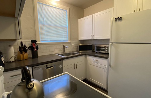 Reno/Tahoe Airport House | 2 MILES FROM DOWNTOWN RENO, THIS OLD SOUTHWEST COTTAGE HOSTS UP TO 5 PEOPLE