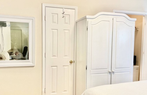 Indian Bayou Apartment | 2 min to the beach