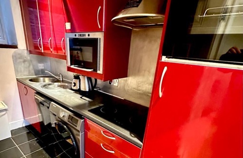 Somers Town Apartment | 2 minutes walk to Euston station, 15 minutes to British museum and Oxford street