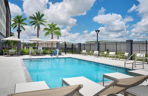 Melbourne Hotel | 2 Modern Rooms w/Sofa bed Ideal for Family Stay | 10 Mins Drive to Downtown
