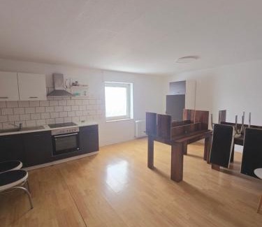Oberhausen Apartment | 2 Montage oder Ferienunterkunft in Oberhausen