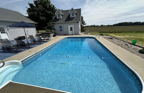 Baroda House | 2 Night Minimum for Fall/Winter 2024! Perfect for a quiet weekend get a way!