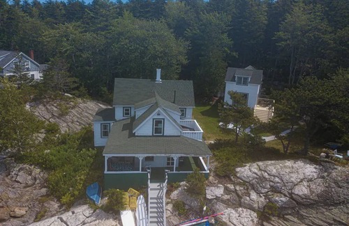 Sebasco Estates Cottage | 2 oceanfront Cottages with spectacular views, equipped with a deck offering direct water access