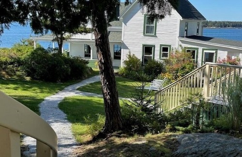 Sebasco Estates Cottage | 2 oceanfront Cottages with spectacular views, equipped with a deck offering direct water access