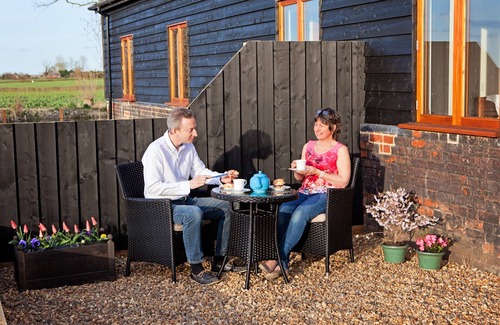 Halesworth House | 2 person romantic escape to the countryside with sunset views