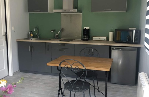 Les Preaux House | 2-person gîte between Honfleur and Pont-audemer with swimming pool from May to September