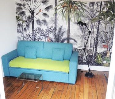 Quartier de la Goutte-d'Or Apartment | 2 Pièces avec Balcon Plein Sud