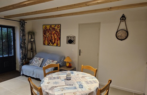 Crozon Apartment | 2 Pièces, Jardinet Sud, Calme, 1000 m Morgat