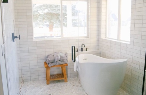 Midway Hotel | 2 Rejuvenating Oasis w/Resort Amenities, w/Outdoor Access - Your Perfect Getaway