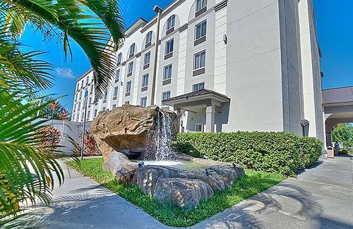 Orlando Hotel | 2 Relaxing Stays | Just Steps from Icon Park Attractions
