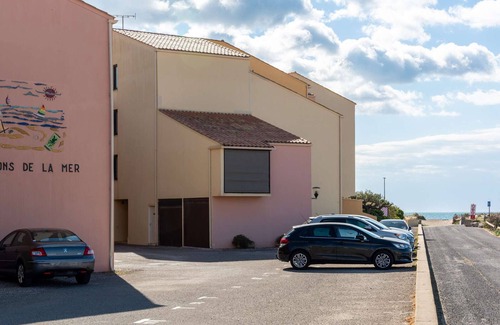 Saint-Pierre-la-Mer Apartment | 2-Room Cabin Apt, 6 Sleeps, Sea Proximity, WiFi, Parking, Saint Pierre La Mer