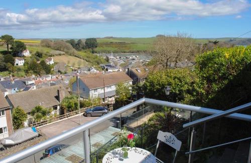 Salcombe House | 2 Rockmount