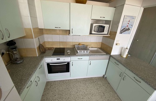 Port-la-Nouvelle Apartment | 2-room apt 4 ppl with balcony, A/C and pets allowed 150m from the beach