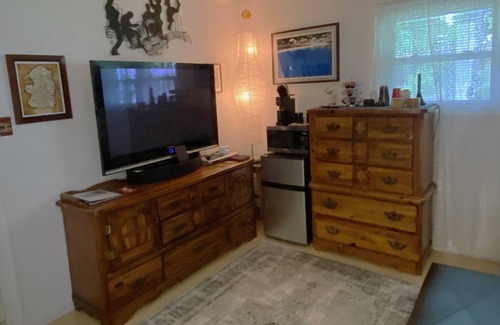 Barton Hills Apartment | 2 Room Suite In Beautiful Barton Hills-Perfect for SXSW, ACL and Barton Springs