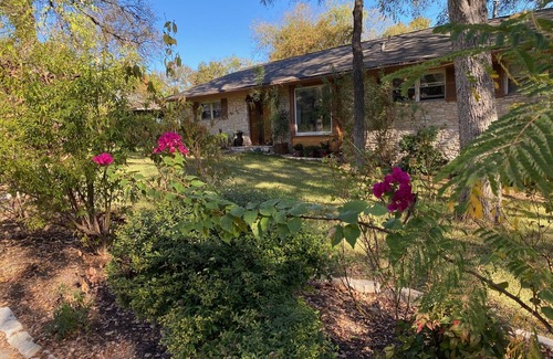 Barton Hills Apartment | 2 Room Suite In Beautiful Barton Hills-Perfect for SXSW, ACL and Barton Springs