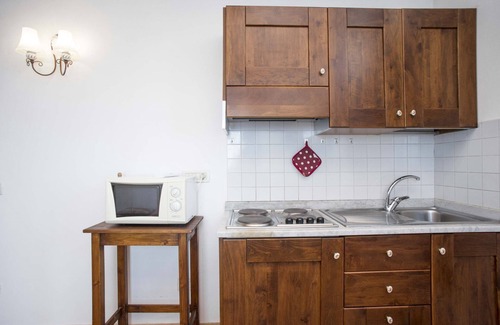 Rio Marina Apartment | 2 room9 in Residence La Scogliera on the East Coast, near the beach of Cala Seregola