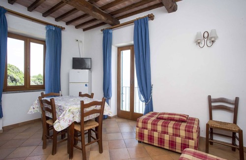 Rio Marina Apartment | 2 room9 in Residence La Scogliera on the East Coast, near the beach of Cala Seregola